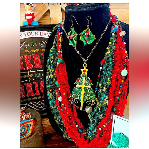 Vintage Christmas Holiday Large Lot of 🎄December Theme Quality Jewelry Bundle🎁🎁 - Picture 10 of 16